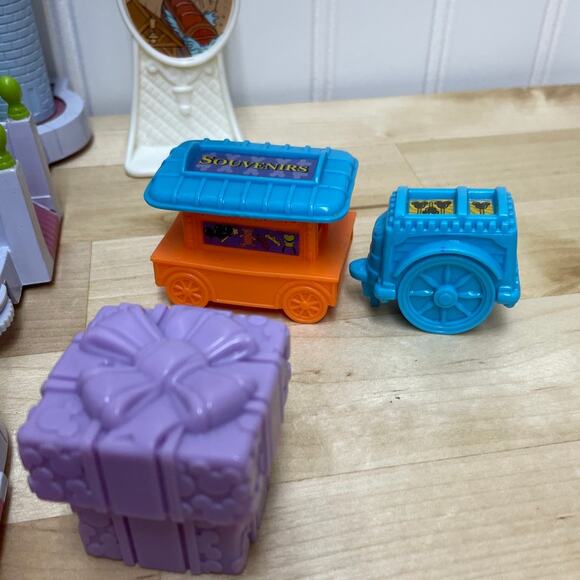 Hasbro 2002 Disney Magic Kingdom Showtime Celebration Play Set Vintage - Picture 5 of 6